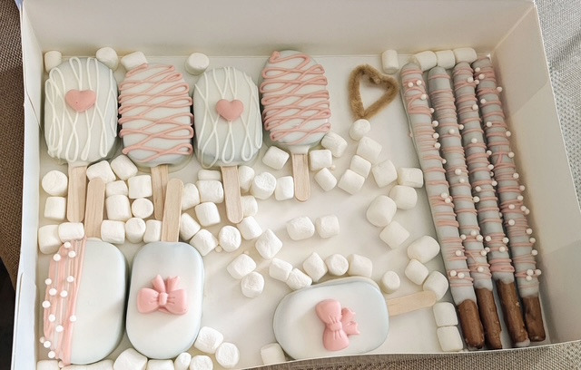 Pink and white custom treat box by Katalina